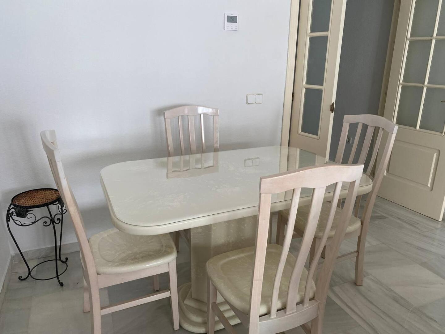 Pass The Keys Spot In Appartement *